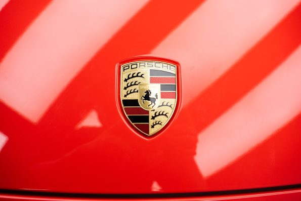 Dán đổi màu xe Porsche bằng TeckWrap Racing RED “CG06-HD”