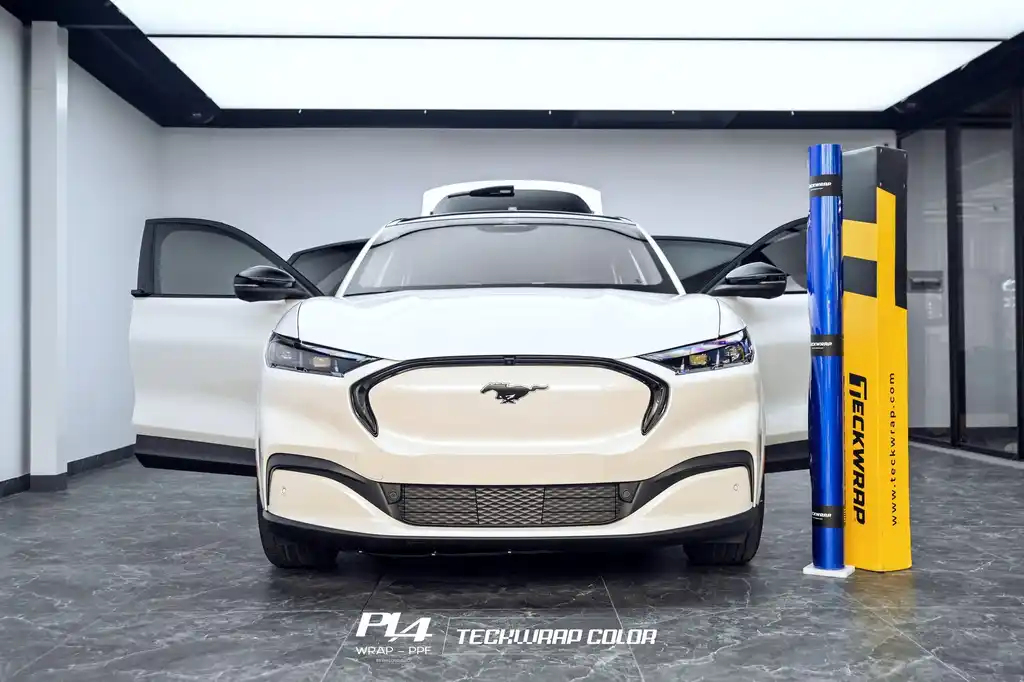Ford Mustang Mach-E dán đổi màu TeckWrap Blue Gem GAL02-HD Ford Mustang Mach-E dán đổi màu TeckWrap Blue Gem GAL02-HD