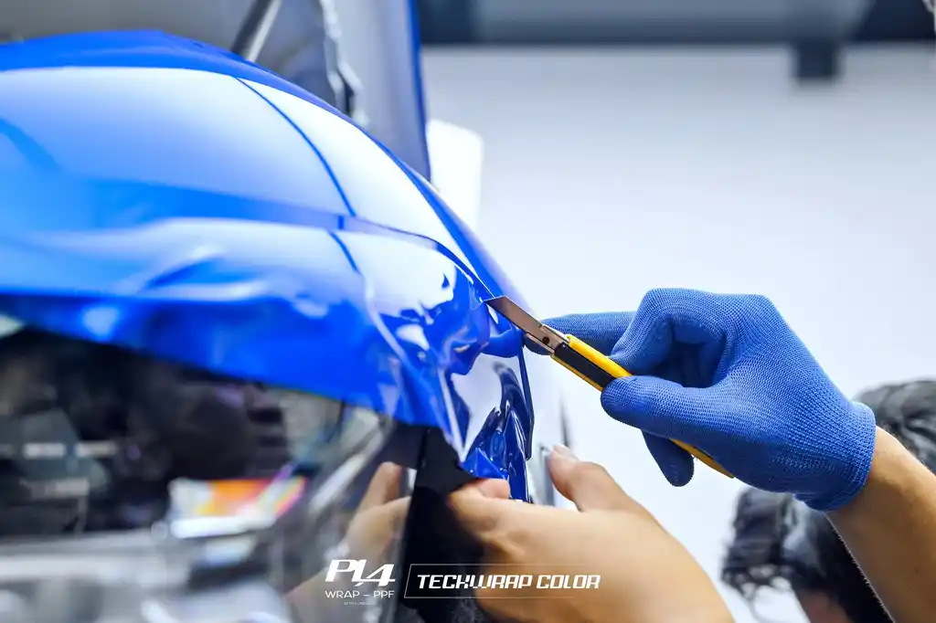 Ford Mustang Mach-E dán đổi màu TeckWrap Blue Gem GAL02-HD Ford Mustang Mach-E dán đổi màu TeckWrap Blue Gem GAL02-HD