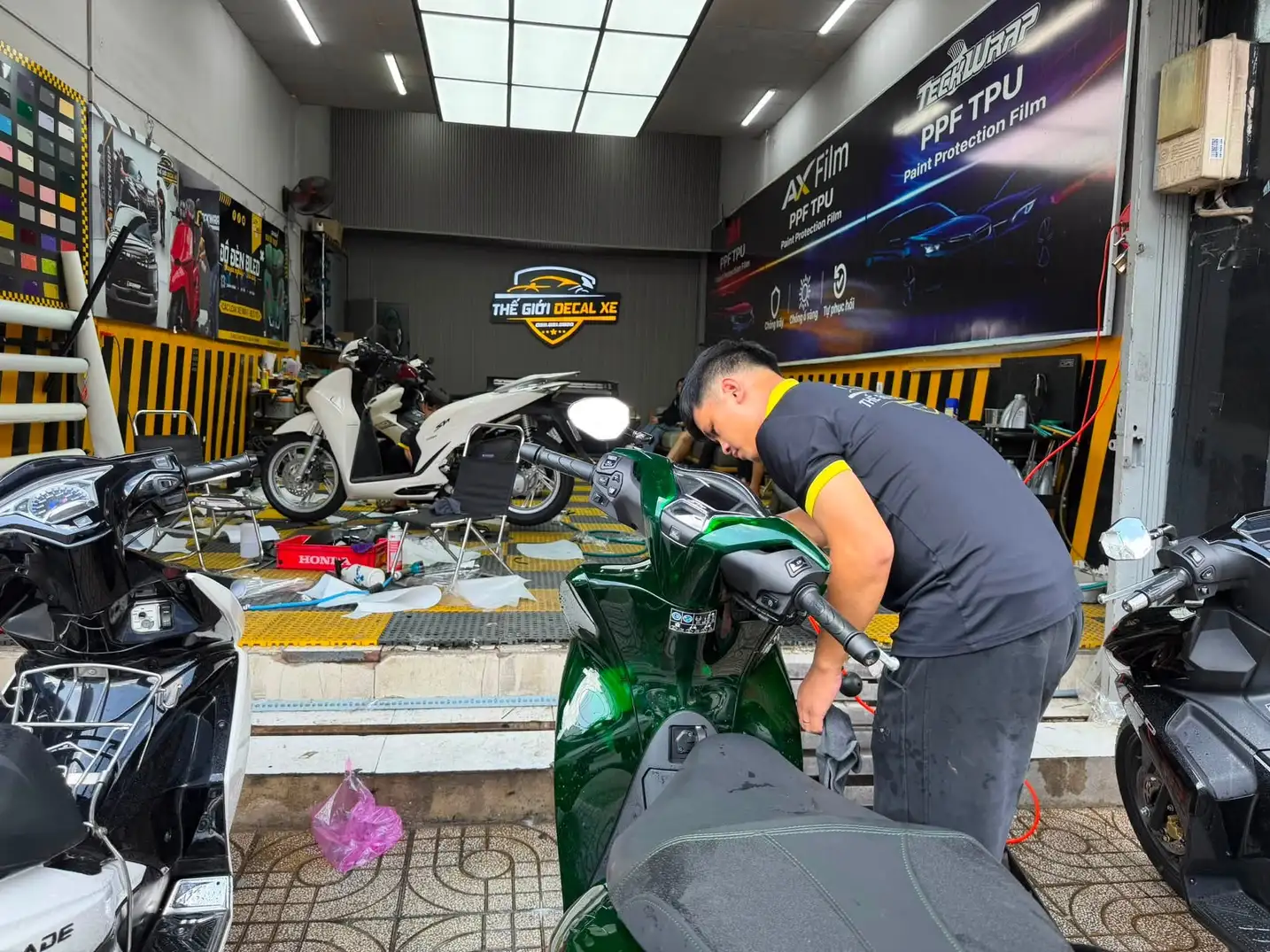 Chào mừng Thế Giới Decal Xe chính thức trở thành đại lý TeckWrap Việt Nam 5 the gioi decal go vap Chào mừng Thế Giới Decal Xe chính thức trở thành đại lý TeckWrap Việt Nam